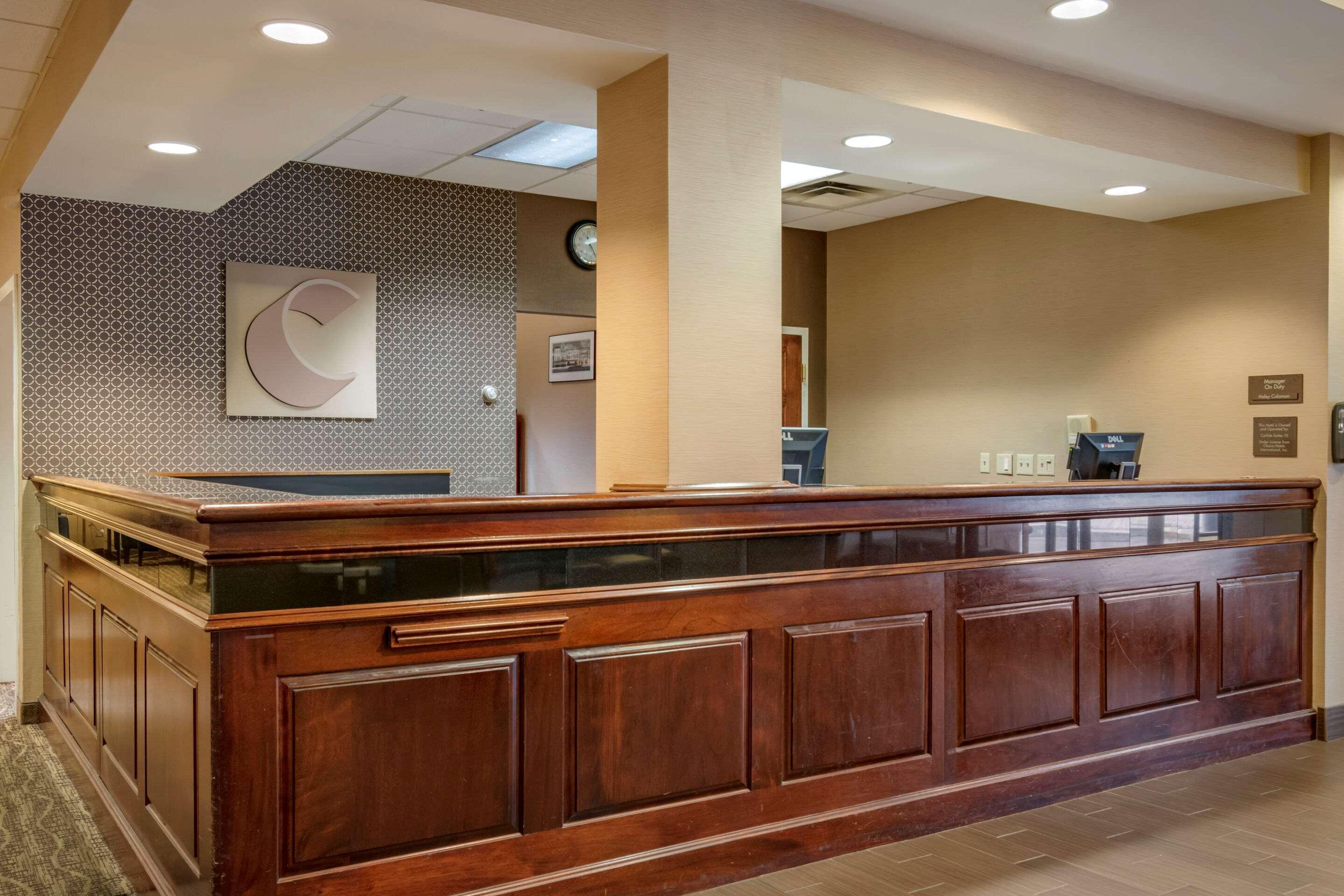 Comfort Suites Downtown Carlisle Exterior photo